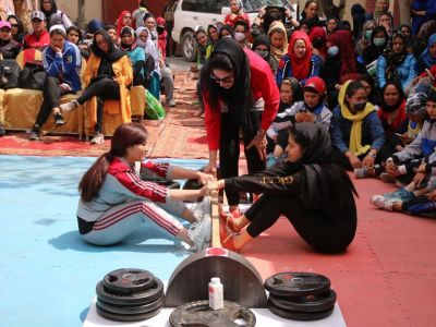 В Кабуле прошли соревнования по мас-рестлингу среди женщин