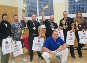 Mistrovství České republiky v mas-wrestlingu 2016 - výsledky a fotografie. (Czech lang.)