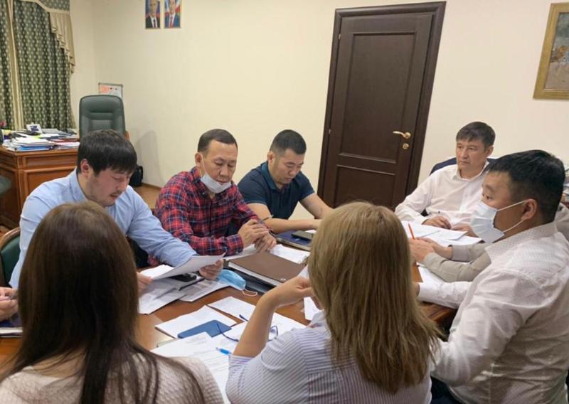 The Minister of Sports of Yakutia Innokenty Grigoriev held a meeting on the preparation of international mas-wrestling events