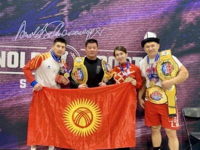 Кыргызские мас-рестлеры оседлали коней удачи