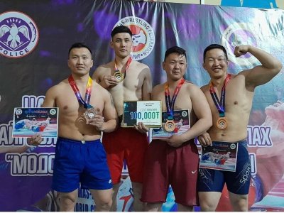 The police of Mongolia have risen to the platform of mas-wrestling!