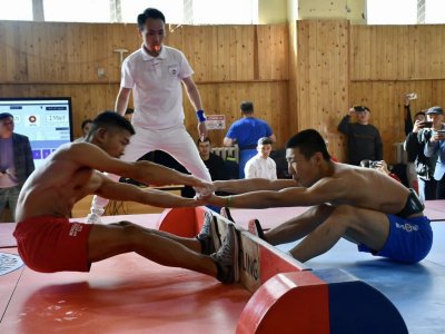 The police of Mongolia have risen to the platform of mas-wrestling!