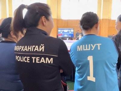 The police of Mongolia have risen to the platform of mas-wrestling!