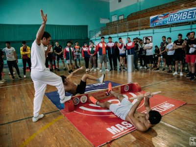 Mas-wrestling unites students from different countries