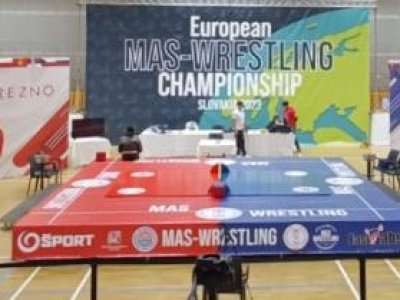 On the eve of the European mas-wrestling championships in Brezno