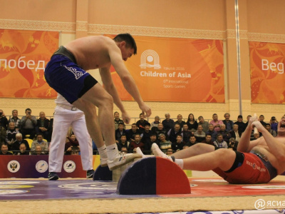 Сергей Фролкин стал абсолютным чемпионом Якутии по мас-рестлингу. Фото, видео