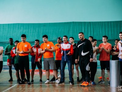 Mas-wrestling unites students from different countries