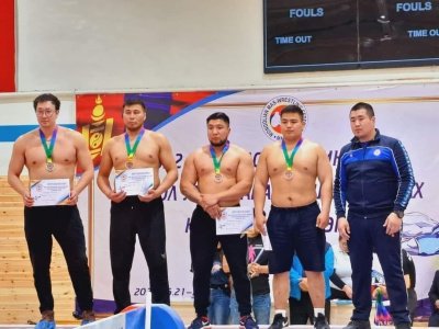 Yakutian diamond was played at the Mongolian Mas-wrestling Championship