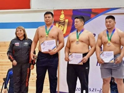 Yakutian diamond was played at the Mongolian Mas-wrestling Championship