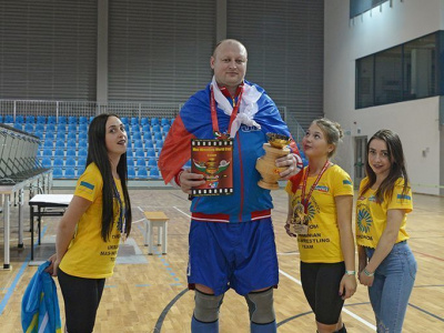 Запорожские спортсмены блестяще выступили на Кубке мира по мас-рестлингу