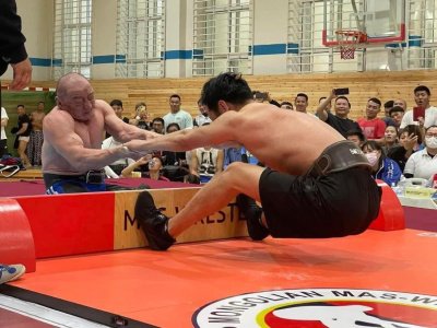 Yakutian diamond was played at the Mongolian Mas-wrestling Championship