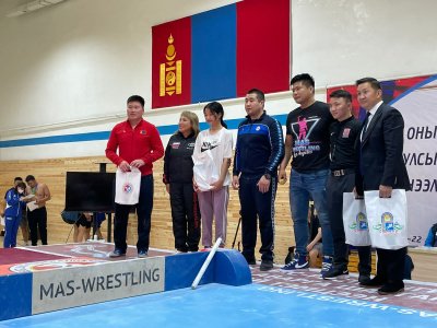 Yakutian diamond was played at the Mongolian Mas-wrestling Championship