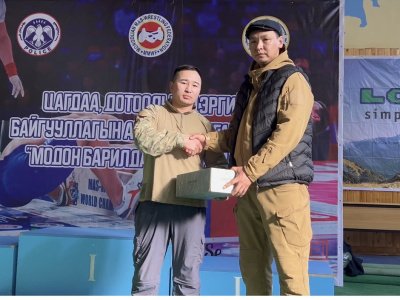 The police of Mongolia have risen to the platform of mas-wrestling!