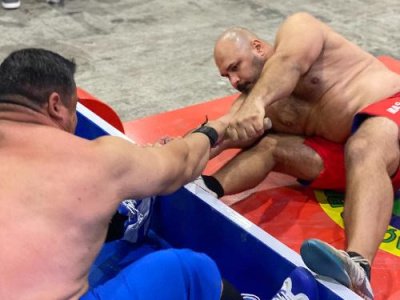 The Arnold South America continental tournament in Sao Paulo brought together mas-wrestlers from six countries of the world