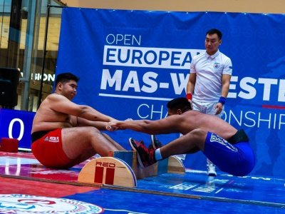 Павел Черноградский, Иван Галкин и Эльдана Болотбекова стали абсолютными чемпионами Европы по мас-рестлингу