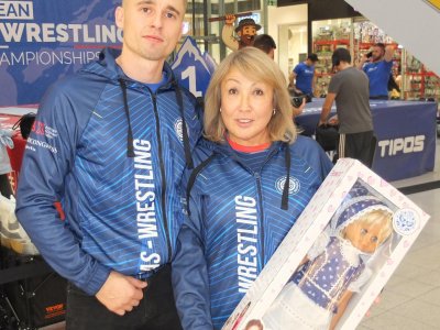 Pavel Cherngoradsky, Ivan Galkin, and Eldana Bolotbekova became the European Mas-Wrestling Absolute Champions 