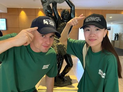 The South American Mas-wrestling Championship kicked off with friendly embraces