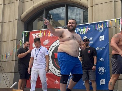 We will set increasingly global goals for promoting mas-wrestling in Canada