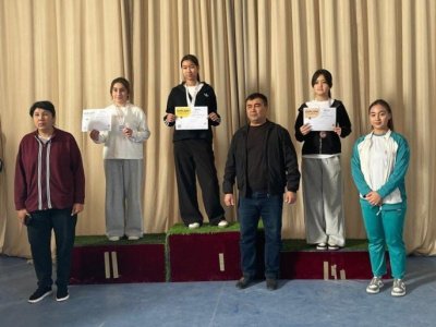 Кубок Узбекистана по мас-рестлингу среди учащихся школ проведен в Алмалыке