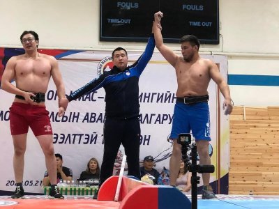 На Чемпионате Монголии по мас-рестлингу разыгран якутский бриллиант