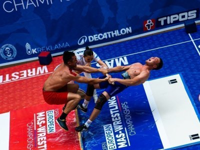 Павел Черноградский, Иван Галкин и Эльдана Болотбекова стали абсолютными чемпионами Европы по мас-рестлингу