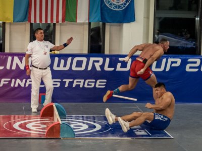 Все эмоции в фоторепортаже Максима Суханова