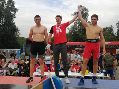 Кубок Москвы по мас-рестлингу поддержали кыргызские спортсмены
