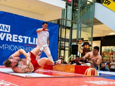 Павел Черноградский, Иван Галкин и Эльдана Болотбекова стали абсолютными чемпионами Европы по мас-рестлингу