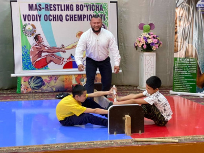 Championship of the Valley in Mas-Wrestling was held in Uzbekistan
