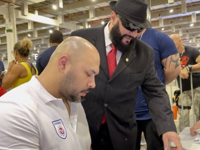 The Arnold South America continental tournament in Sao Paulo brought together mas-wrestlers from six countries of the world