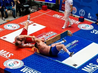 Павел Черноградский, Иван Галкин и Эльдана Болотбекова стали абсолютными чемпионами Европы по мас-рестлингу