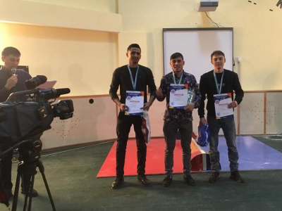 В узбекском городе Алмалык прошел чемпионат страны по мас-рестлингу