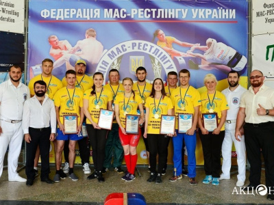 В Мелитополе прошел второй чемпионат Украины по мас-рестлингу