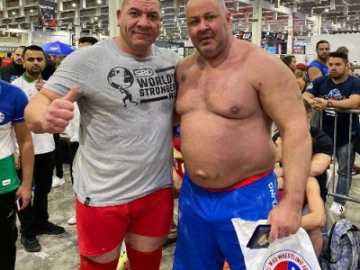 The Arnold South America continental tournament in Sao Paulo brought together mas-wrestlers from six countries of the world