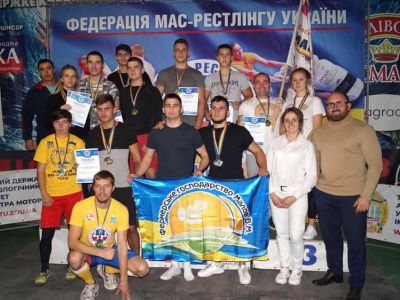 В Украине успешно проведены Первенство и Чемпионат по мас-рестлингу
