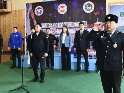 The police of Mongolia have risen to the platform of mas-wrestling!