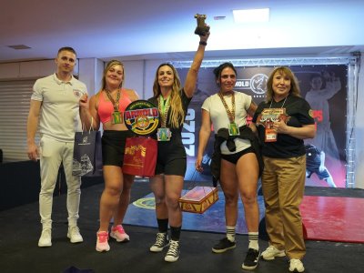 The South American Mas-wrestling Championship kicked off with friendly embraces