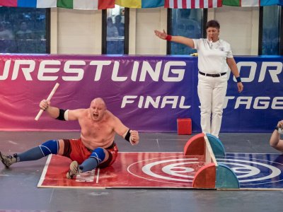 Все эмоции в фоторепортаже Максима Суханова