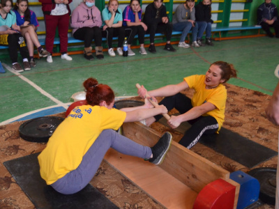 Youth Mas-Wrestling competitions started in Ukraine