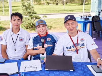 International mas-wrestling teams clash again on Russky Island 