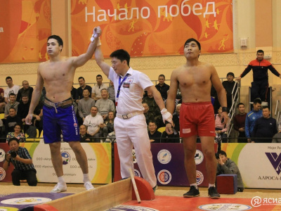 Сергей Фролкин стал абсолютным чемпионом Якутии по мас-рестлингу. Фото, видео