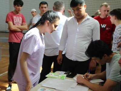 В городе Ташкенте в мас-рестлинге состязались учащиеся лицеев и колледжей