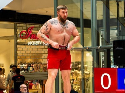 Павел Черноградский, Иван Галкин и Эльдана Болотбекова стали абсолютными чемпионами Европы по мас-рестлингу