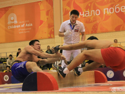 Сергей Фролкин стал абсолютным чемпионом Якутии по мас-рестлингу. Фото, видео