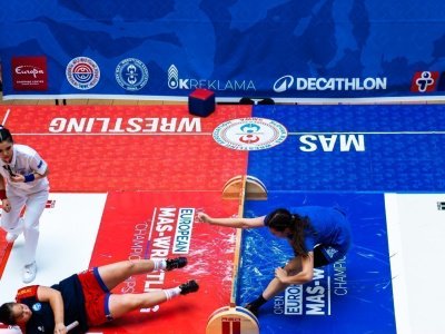 Павел Черноградский, Иван Галкин и Эльдана Болотбекова стали абсолютными чемпионами Европы по мас-рестлингу