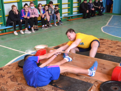 Youth Mas-Wrestling competitions started in Ukraine