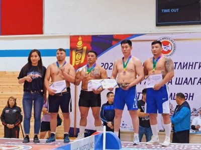 Yakutian diamond was played at the Mongolian Mas-wrestling Championship