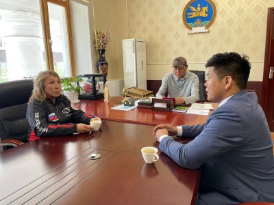 Yakutian diamond was played at the Mongolian Mas-wrestling Championship