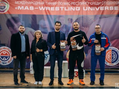 Mas-wrestling unites students from different countries